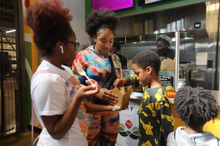 Customers at Healthy Soul 