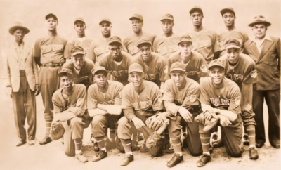 Team photo of the Indianapolis Clowns baseball team