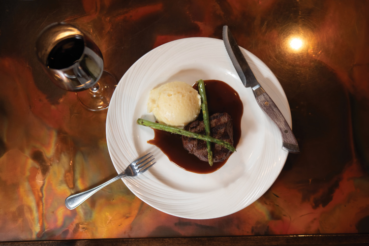 Filet mignon, asparagus and potatoes