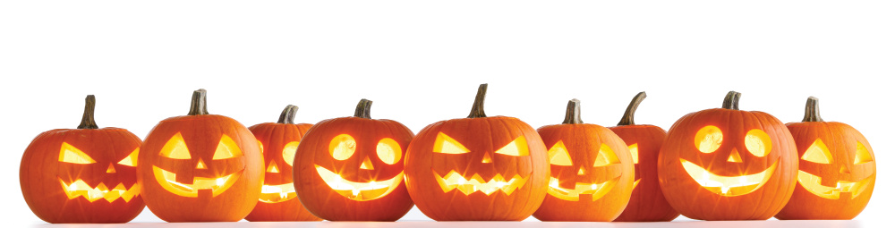 A row of jack-o'-lanterns 