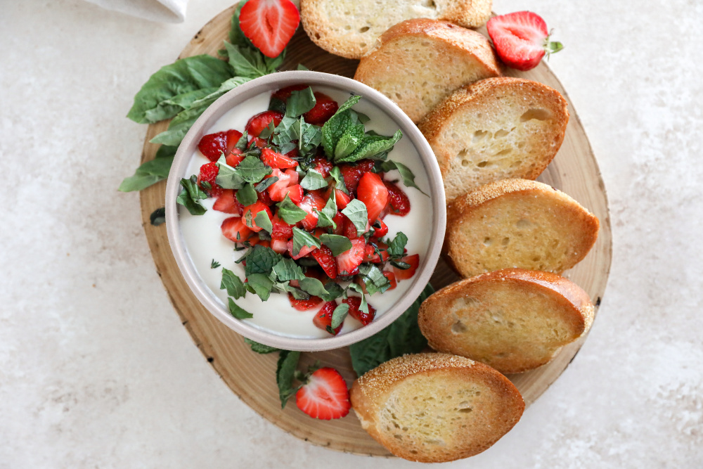 Crostini with Strawberry Goat Cheese Spread